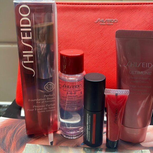 Shiseido Set of 7, brush, hand cream, treatment softener, Mascara, Gloss… - Picture 2 of 4